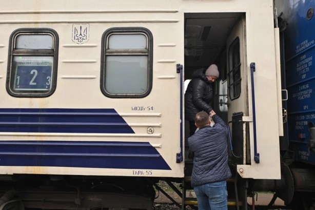 Foto - Siviller, saldırı altındaki Herson'dan tahliye edildi
