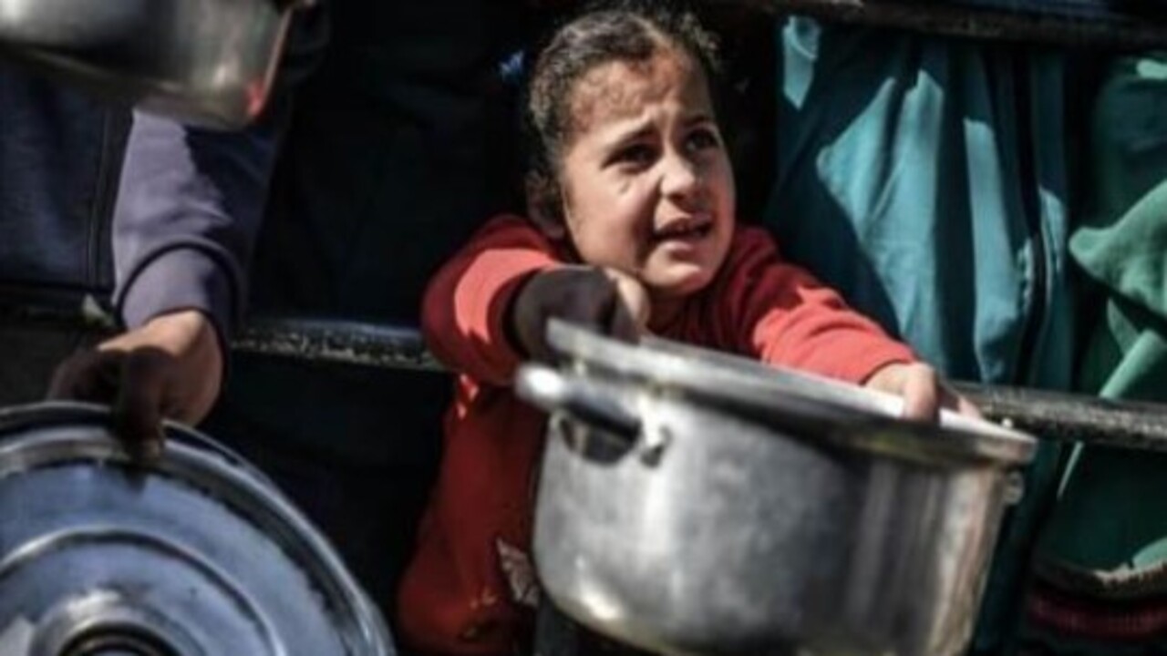 Foto - "Sivillerin üzerine bomba atmak savunma değil!" Mesut Özil Gazze için haykırdı