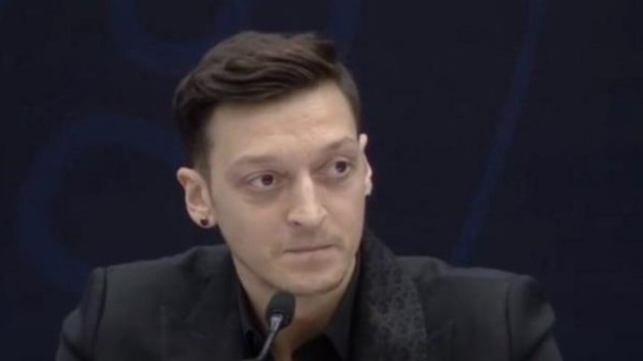 Foto - "Sivillerin üzerine bomba atmak savunma değil!" Mesut Özil Gazze için haykırdı