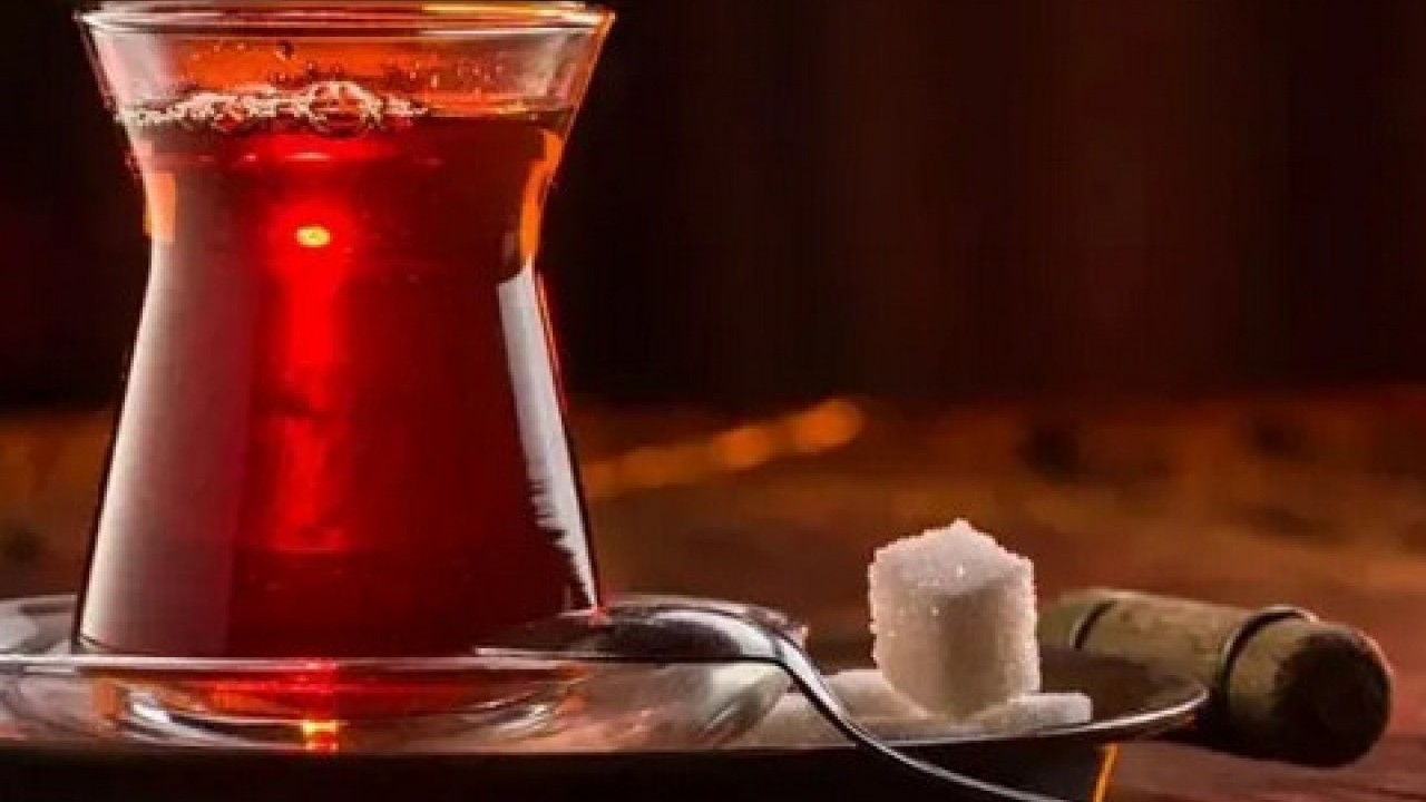 Foto - Çayı demlenirken sudaki ağır metalleri azaltıyor: Yeşil çay, toz çay tüketimi güvenli mi? Bunu sebep oluyor