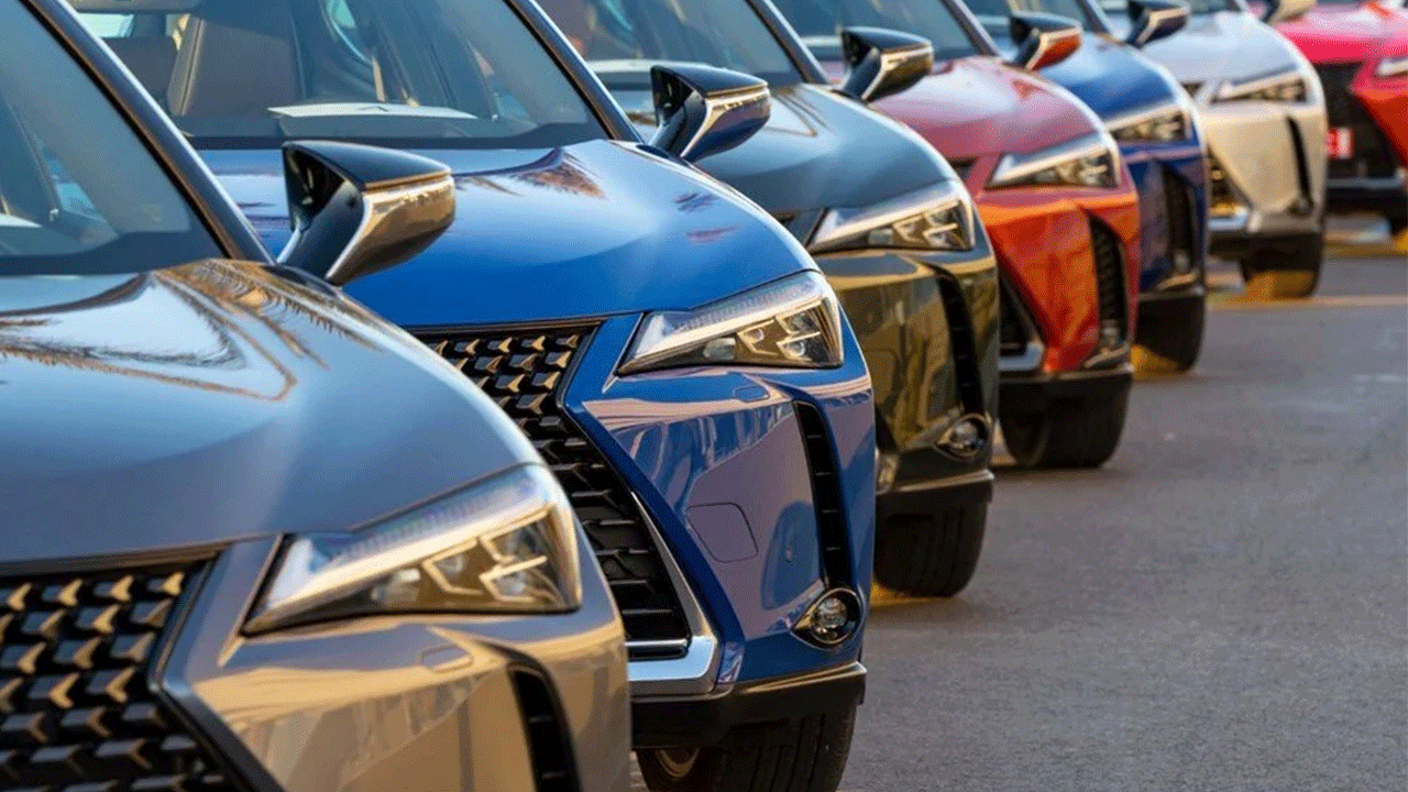 Foto - Siyah mı beyaz mı? Bu renk arabalar en az yakıtı harcıyor!