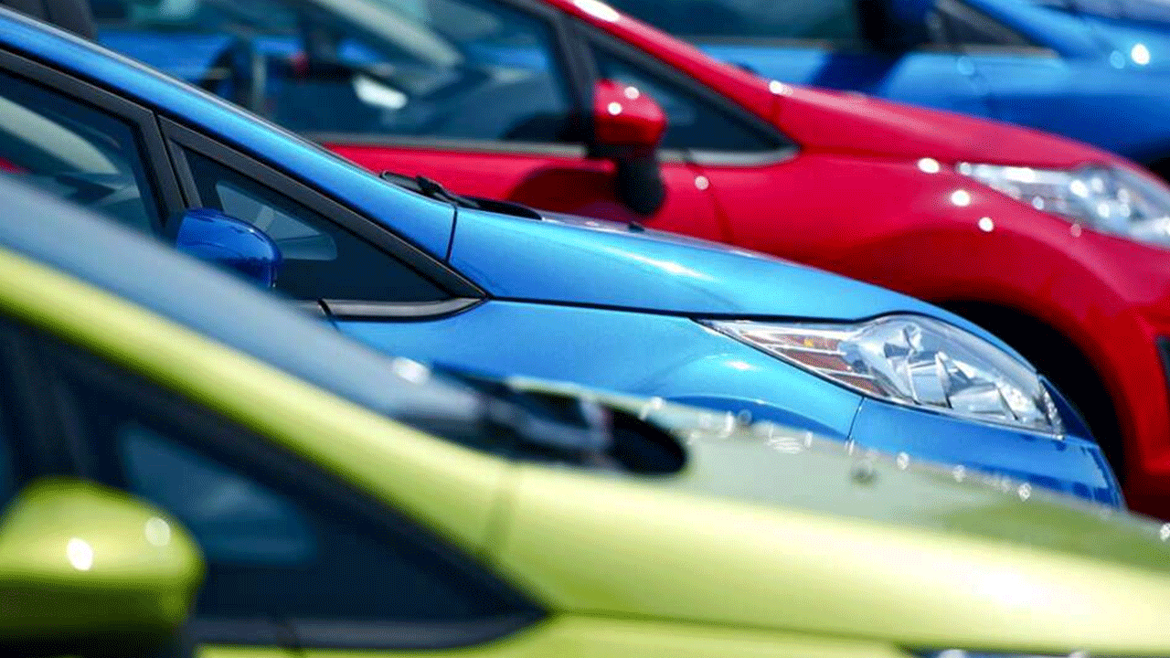 Foto - Siyah mı beyaz mı? Bu renk arabalar en az yakıtı harcıyor!