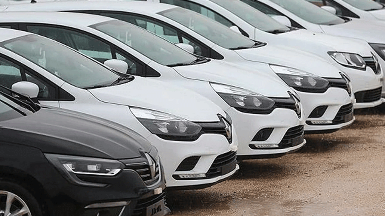 Foto - Siyah mı beyaz mı? Bu renk arabalar en az yakıtı harcıyor!