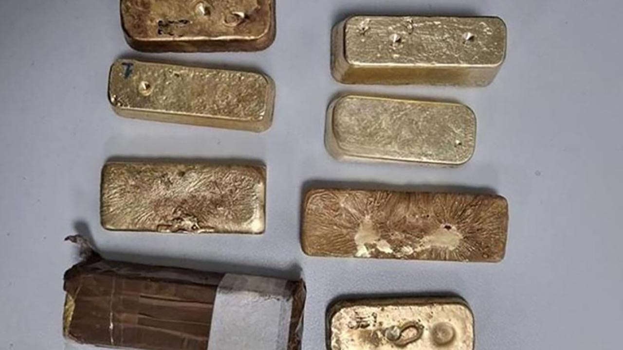 Foto - Siyah poşetten neler çıktı neler! 10 milyonluk servet değerinde…