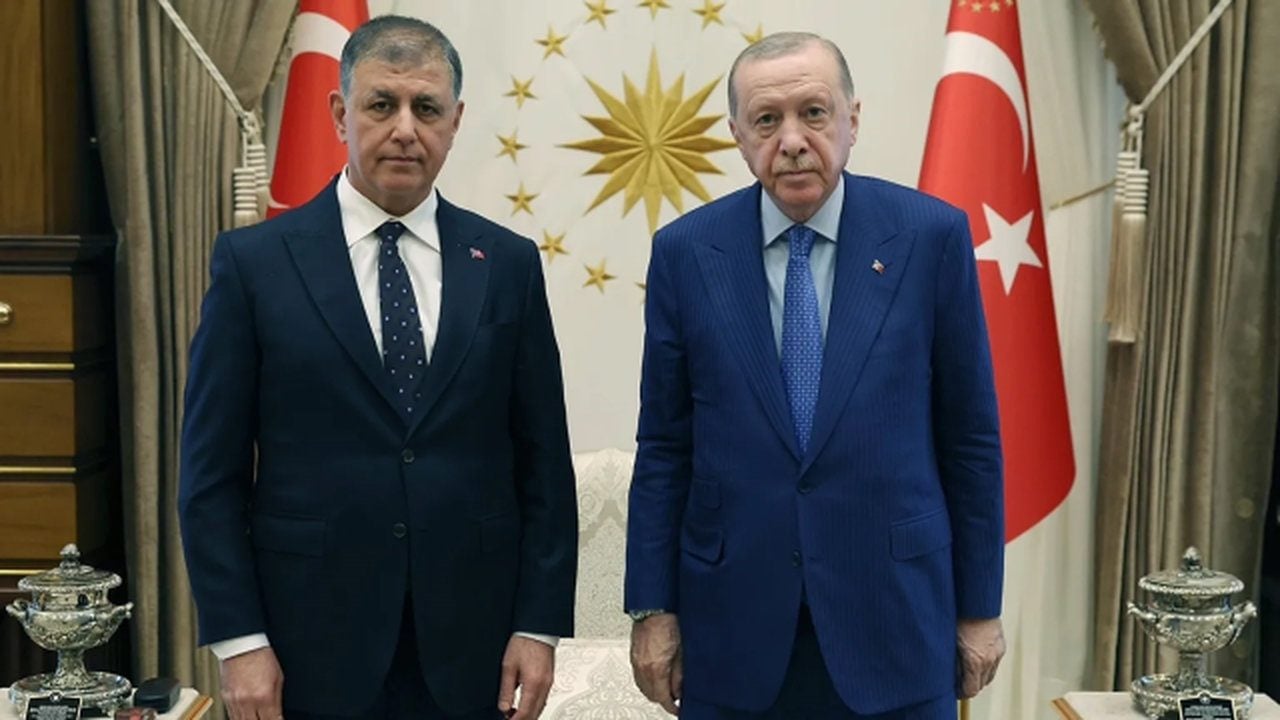 Foto - Siyaset kulislerinde yer yerinden oynadı! O büyükşehir belediye başkanının AK Parti’ye transferi için tarih netleşti