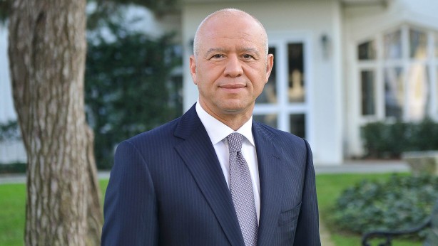 Foto - Siyasi iktidara sopa sallaya sallaya parayı götürüyorlar! Koç'a dolar aktı