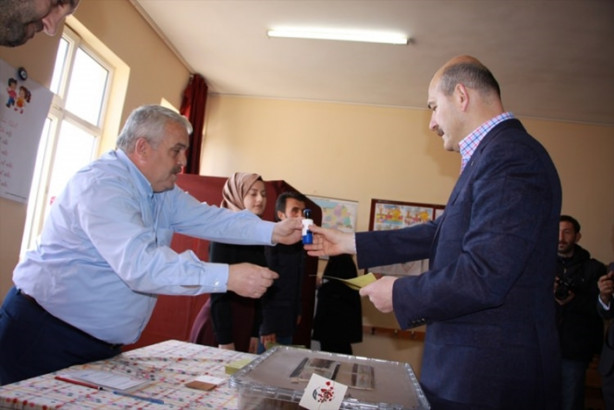 Foto - Siyasiler oylarını kullandı