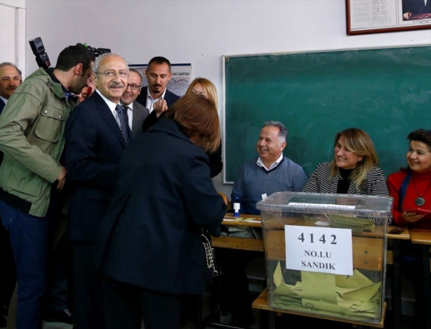 Foto - Siyasiler oylarını kullandı