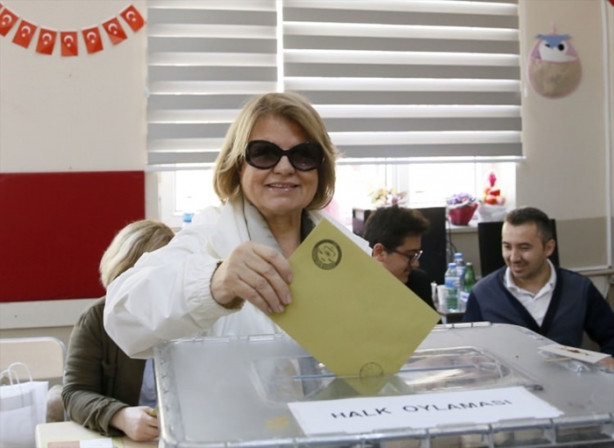 Foto - Siyasiler oylarını kullandı