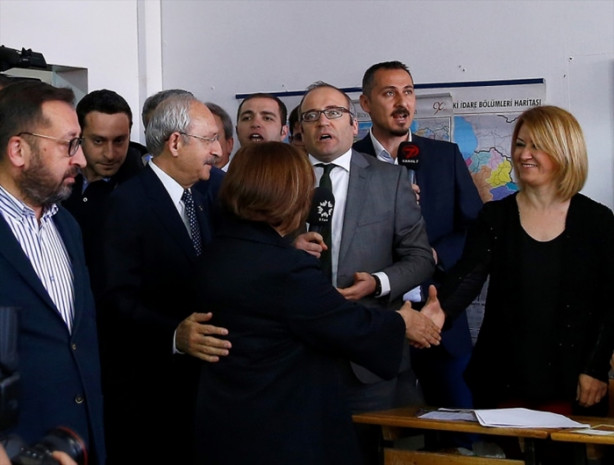 Foto - Siyasiler oylarını kullandı