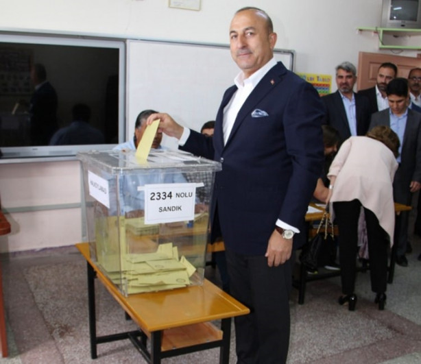 Foto - Siyasiler oylarını kullandı