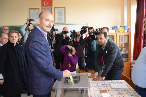 Foto - Siyasiler oylarını kullandı