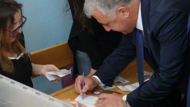 Foto - Siyasiler oylarını kullandı