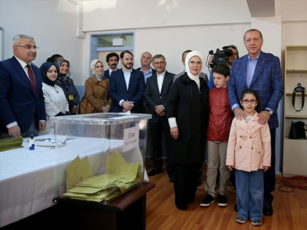 Foto - Siyasiler oylarını kullandı