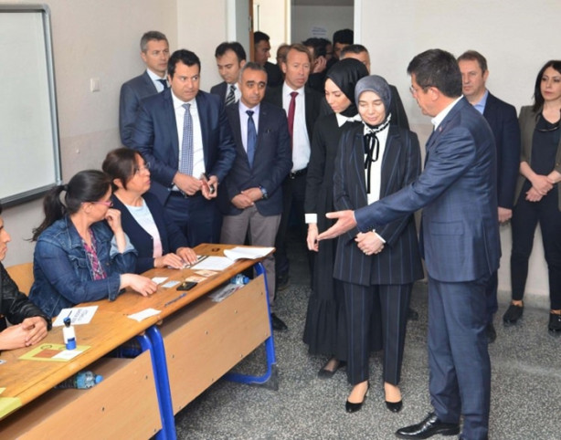 Foto - Siyasiler oylarını kullandı