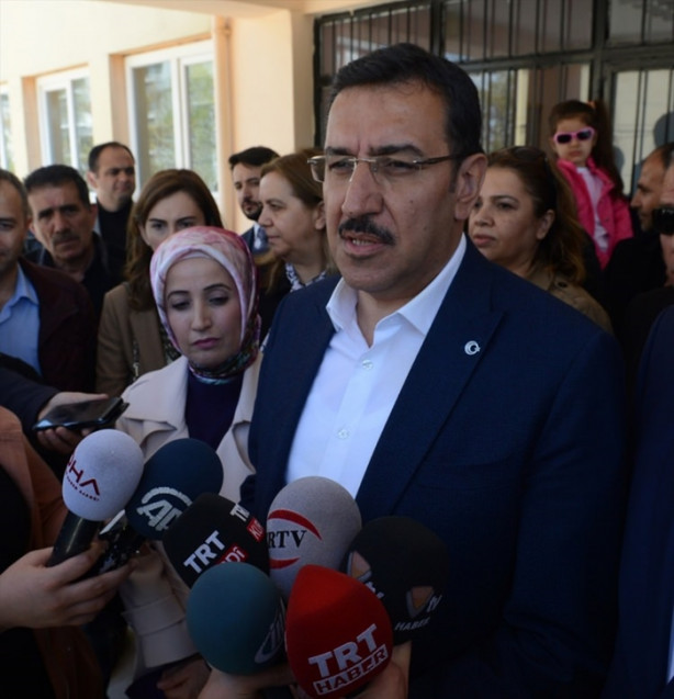 Foto - Siyasiler oylarını kullandı