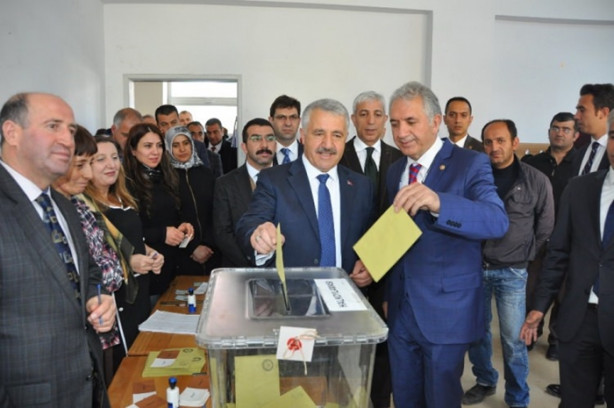 Foto - Siyasiler oylarını kullandı