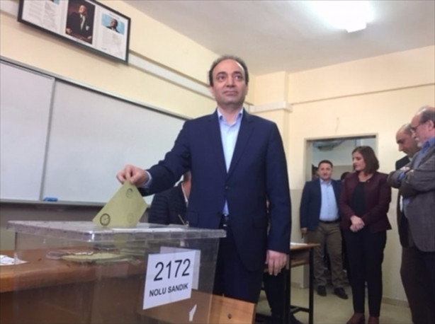 Foto - Siyasiler oylarını kullandı