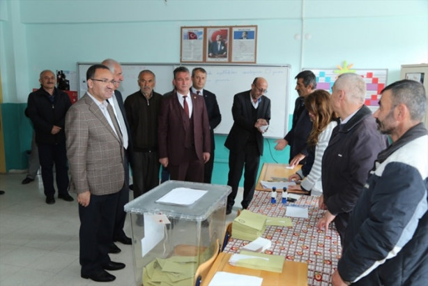 Foto - Siyasiler oylarını kullandı