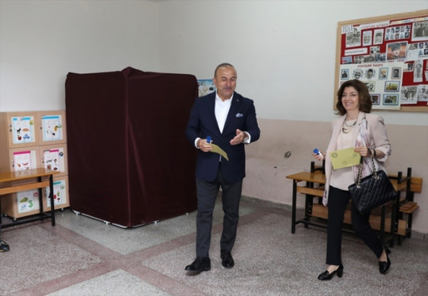 Foto - Siyasiler oylarını kullandı