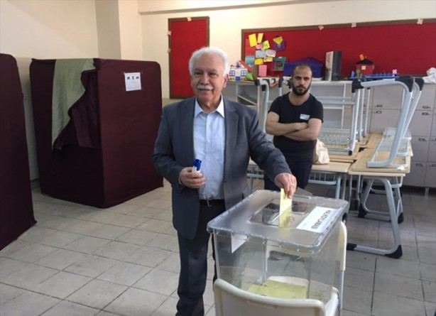 Foto - Siyasiler oylarını kullandı