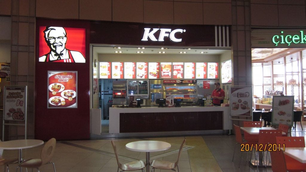 Foto - Siyonist destekçileri birer birer çöküyor! KFC de boykot şamarı yedi 