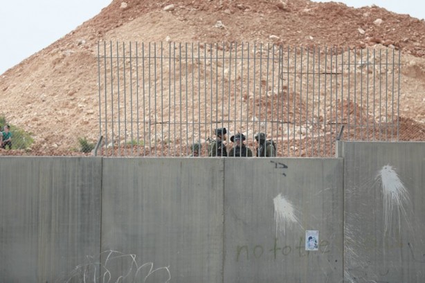 Foto - Siyonist işgalci İsrail askerleri Filistinli göstericilere saldırdı!