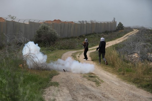 Foto - Siyonist işgalci İsrail askerleri Filistinli göstericilere saldırdı!