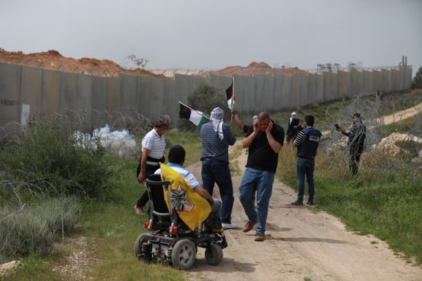 Foto - Siyonist işgalci İsrail askerleri Filistinli göstericilere saldırdı!