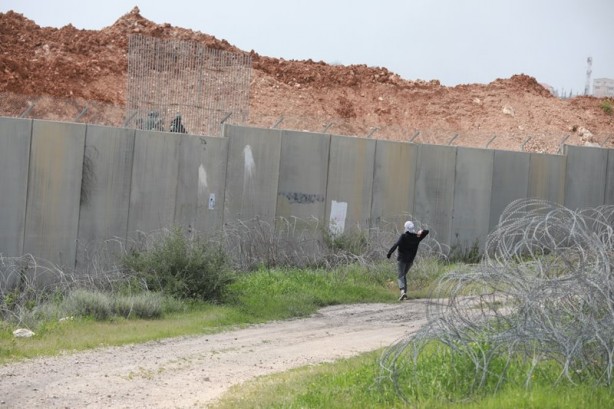 Foto - Siyonist işgalci İsrail askerleri Filistinli göstericilere saldırdı!