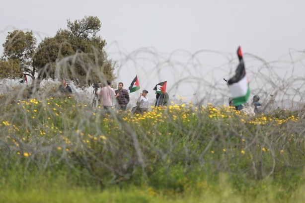 Foto - Siyonist işgalci İsrail askerleri Filistinli göstericilere saldırdı!