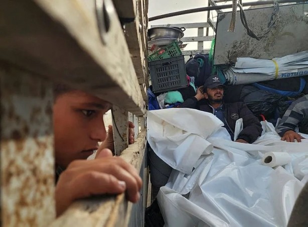 Foto - Siyonist İsrail yalnızlaştıkça daha da barbarlaşıyor! Gazze Kasabı Netanyahu için yolun sonu