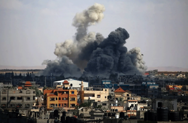 Foto - Siyonist sermayenin kirli ağı yeniden gündemde! Blu TV’yi de satın almıştı: Warner Bros. CEO’su Gazze soykırımını nasıl meşrulaştırdı?