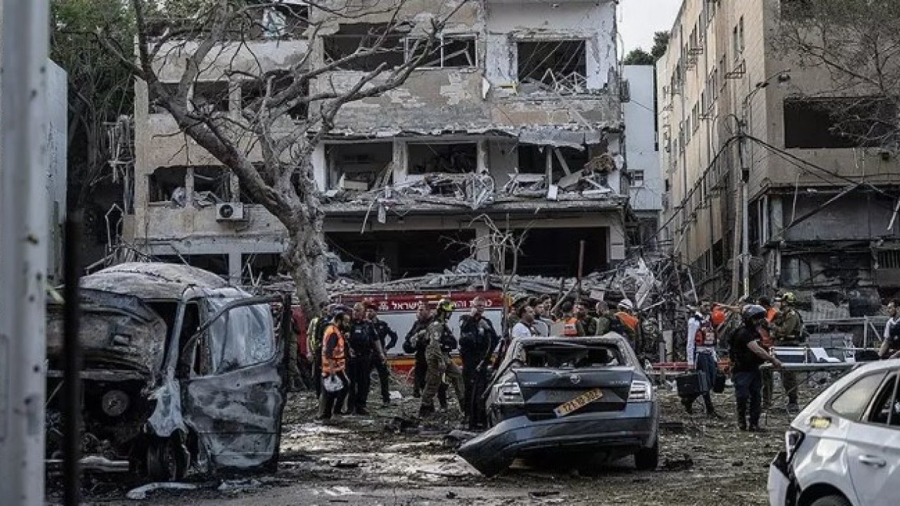 Foto - Siyonistlere bir darbe daha: Mossad üssüne baskın düzenlediler!