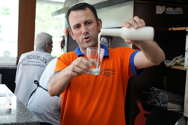 Foto - Siz daha önce böyle bir ayran gördünüz mü?