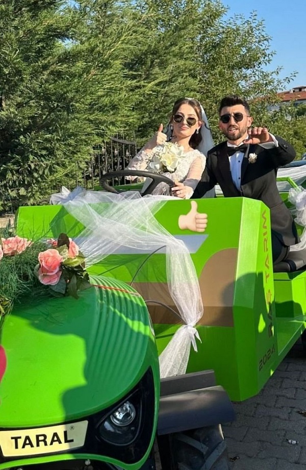 Foto - Siz daha önce böyle bir gelin arabası gördünüz mü? 