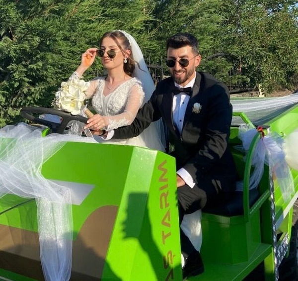 Siz daha önce böyle bir gelin arabası gördünüz mü? 