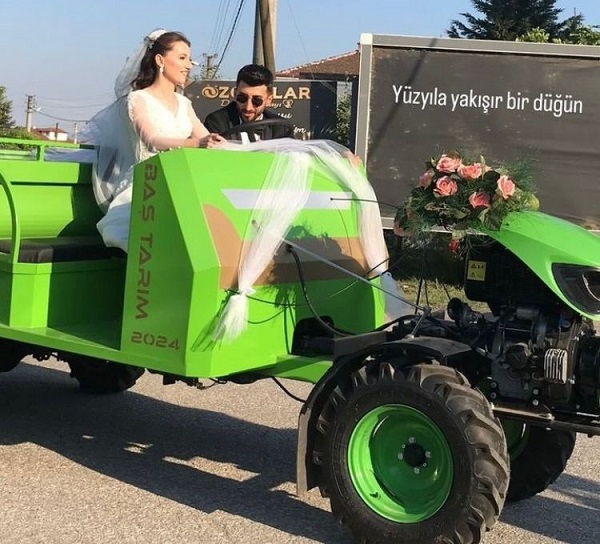 Foto - Siz daha önce böyle bir gelin arabası gördünüz mü? 