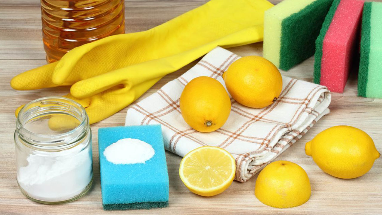 Foto - Siz de temizlik yaparken limon mu kullanıyorsunuz! Aman dikkat bu yüzeylere sakın limon sürmeyin