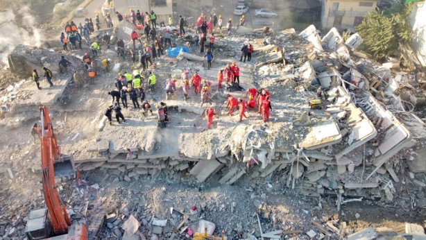 Foto - Siz koltuk kaygısına adını unuttunuz! Hedef gösterdiğiniz İslami dernekler hala yanlarında