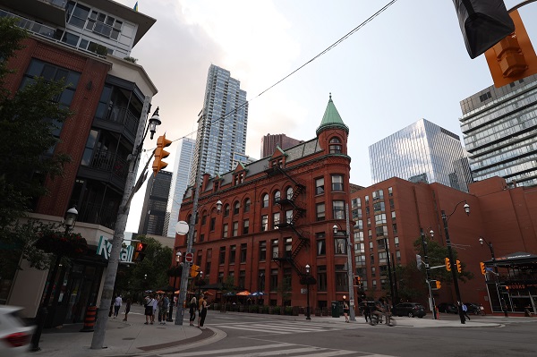 Sizce bu binanın şekli neye benziyor? 