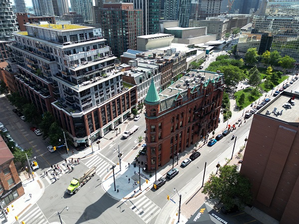 Foto - Sizce bu binanın şekli neye benziyor? 