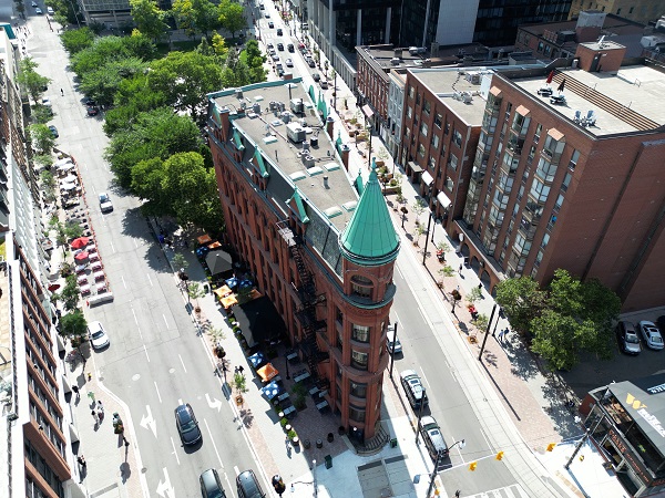 Foto - Sizce bu binanın şekli neye benziyor? 