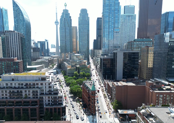 Foto - Sizce bu binanın şekli neye benziyor? 