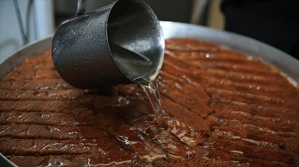 Foto - Sizin de başınıza geliyor mu? Tatlı yedikten sonra su içmek mi istiyorsunuz? 