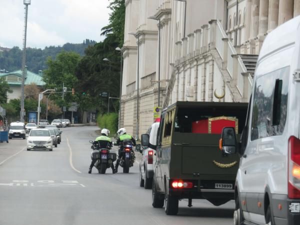Foto - Skandal gelişme! Darbeci İsmail Hakkı Karadayı'nın askeri törenle kaldırılan cenazesine bakan da katıldı!