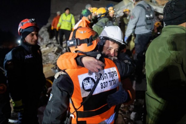 Foto - Skandal iddia! İsrail arama kurtarma ekibi yanında taşımak istedi, Türkiye reddetti