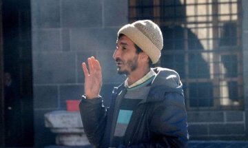 Foto - Skandal karara tepkiler çığ gibi: İslam'ı anlatan bir alimi deli diye tımarhaneye attılar! 