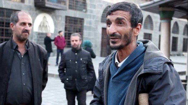 Foto - Skandal karara tepkiler çığ gibi: İslam'ı anlatan bir alimi deli diye tımarhaneye attılar! 