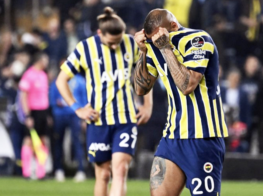 Foto - Skandal beraberlik sonrası kritik çağrı... Fenerbahçe'de her şey sil baştan!